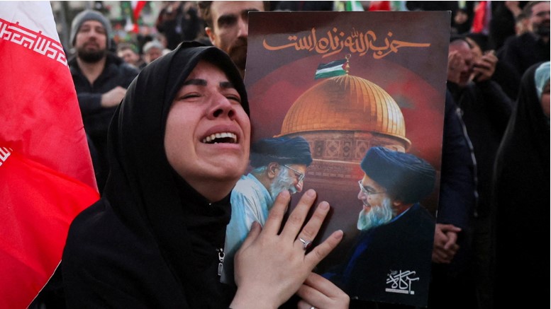 খামেনির মৃত্যুতে ইরানে শোকের মাতম : উল্লাস করছে কারা?